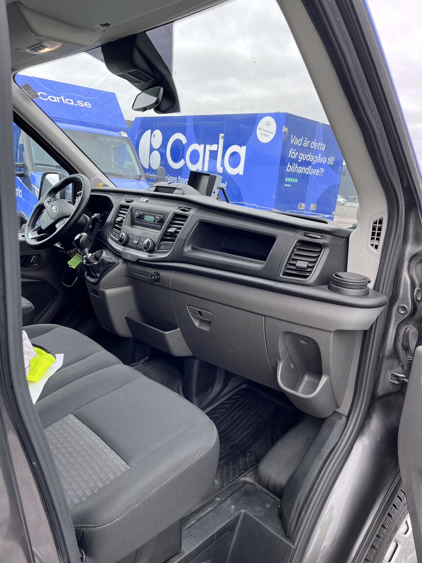 Interiörbild 2022 Ford Transit fordonstransport
