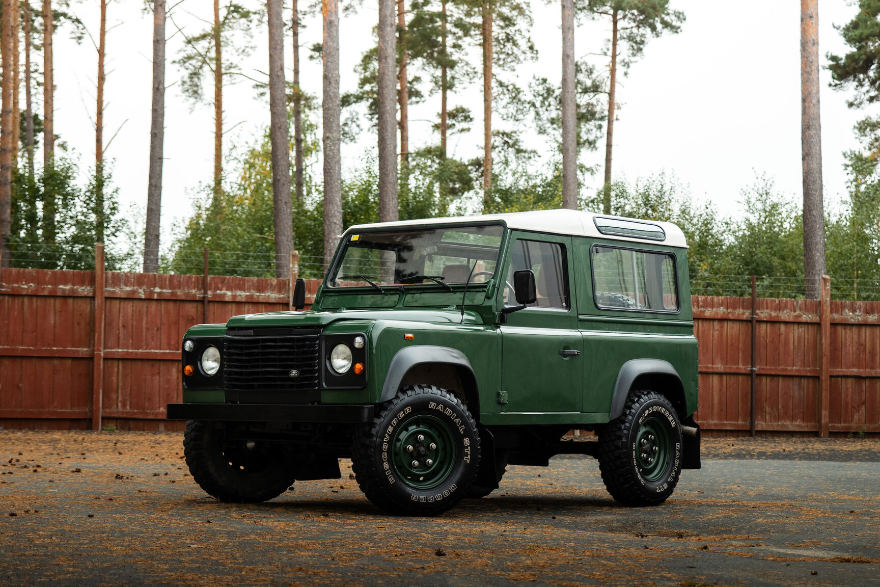 Aussenfoto 1996 Land Rover Defender 90 300TDi (2)