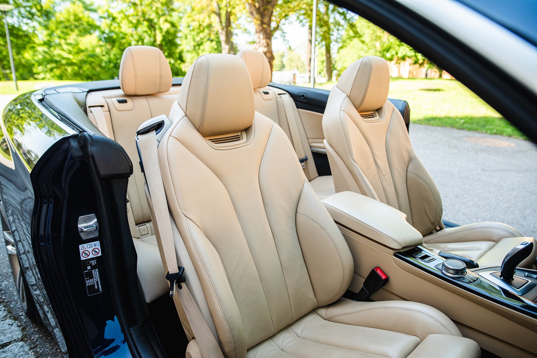 Interior image of 2018 BMW 430i xDrive Convertible