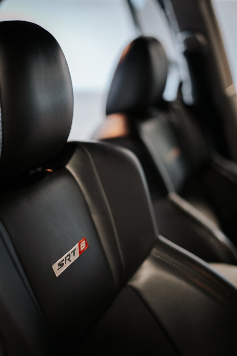 Innenraumfoto von 2006 Chrysler 300C SRT-8 (46)