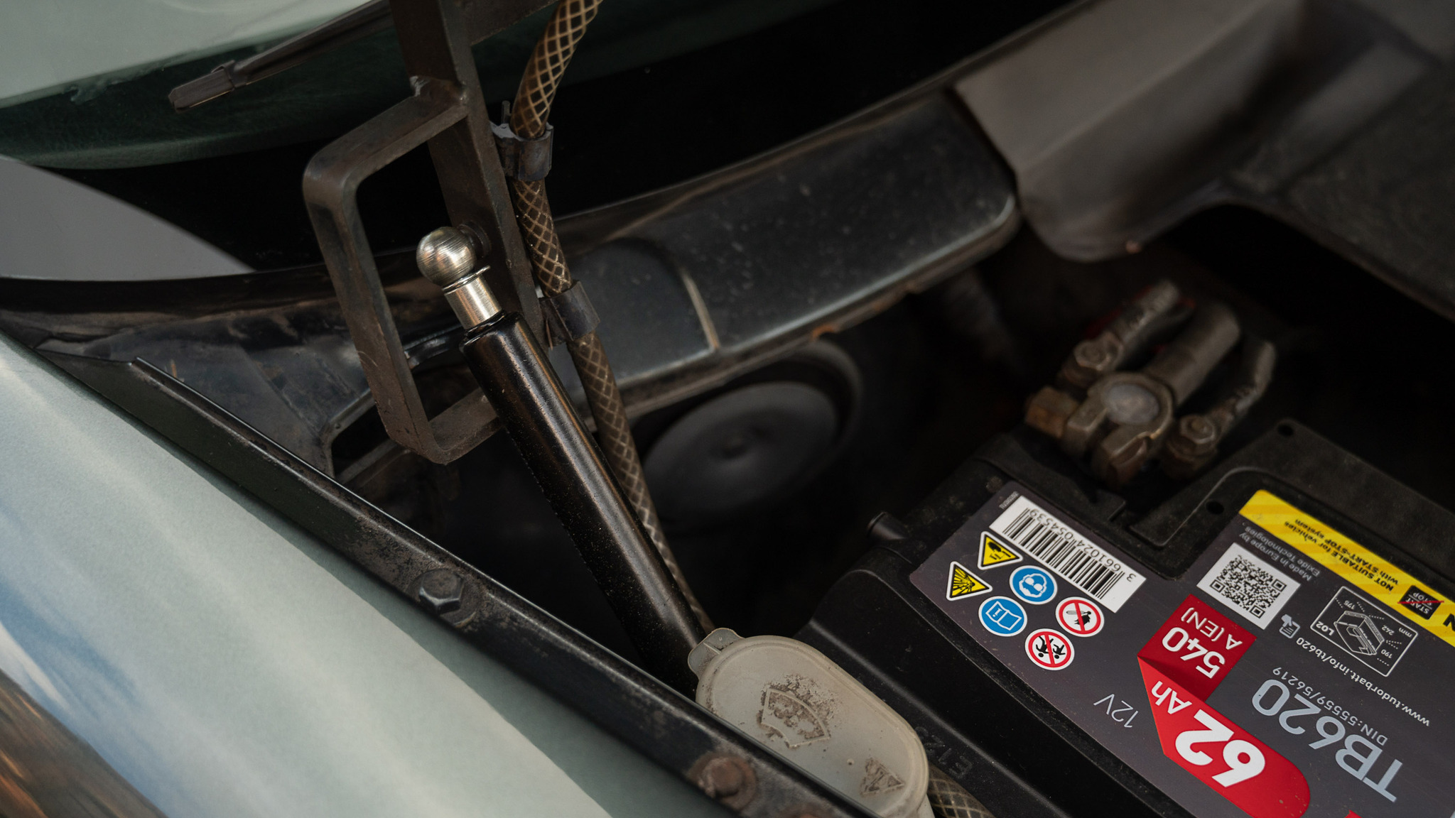 Image of 1995 Porsche 968 mechanics