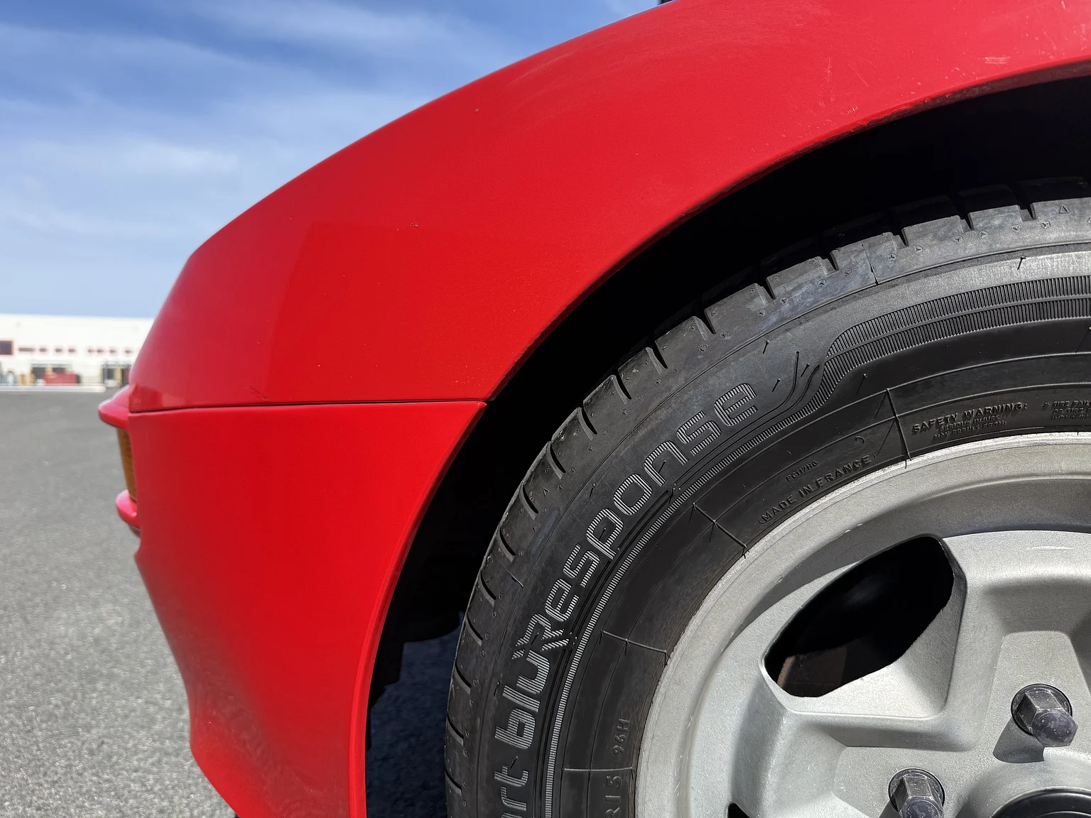 Exteriörbild på 1984 Porsche 944 Targa (33)