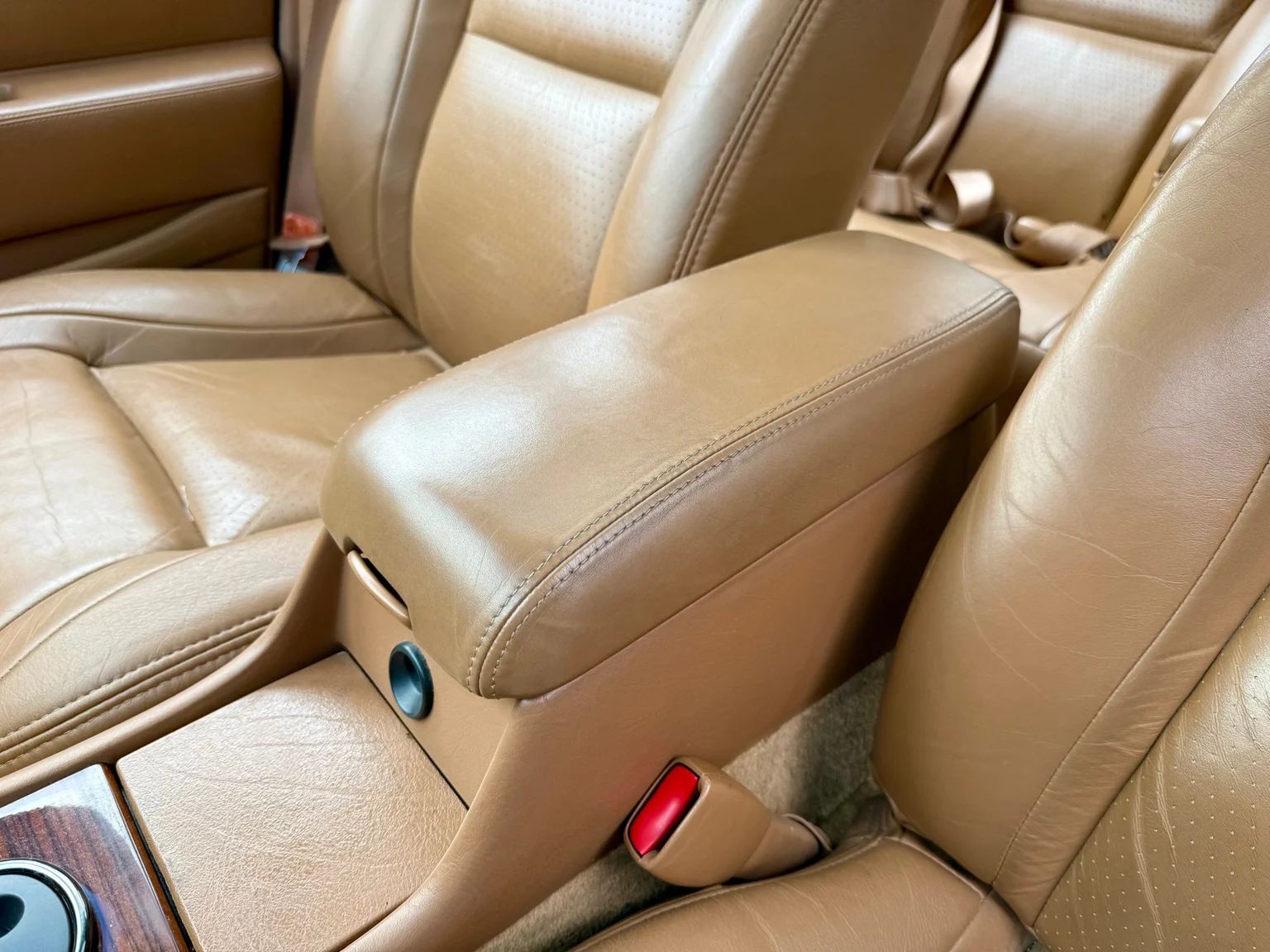 Innenraumfoto von 1997 Cadillac STS Seville 4.6 V8 (25)