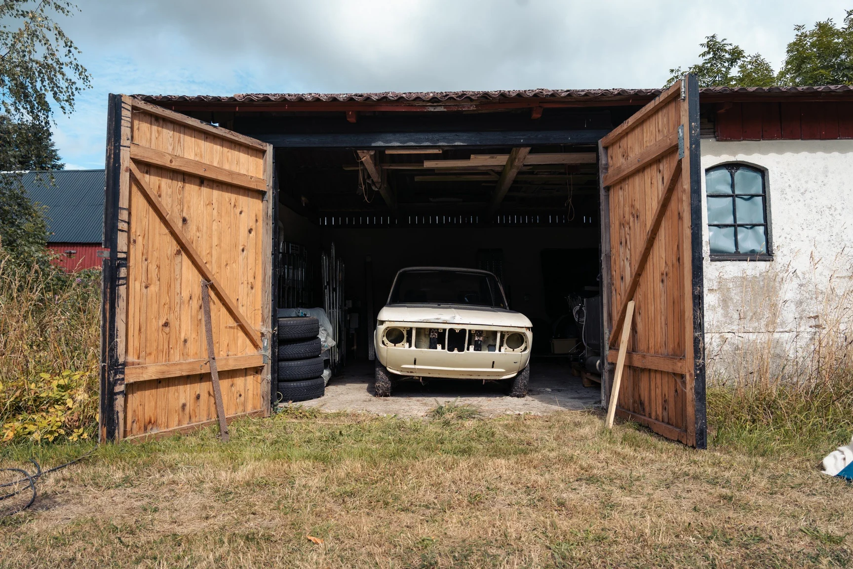 Exteriörbild på 1973 BMW 1802 (1)