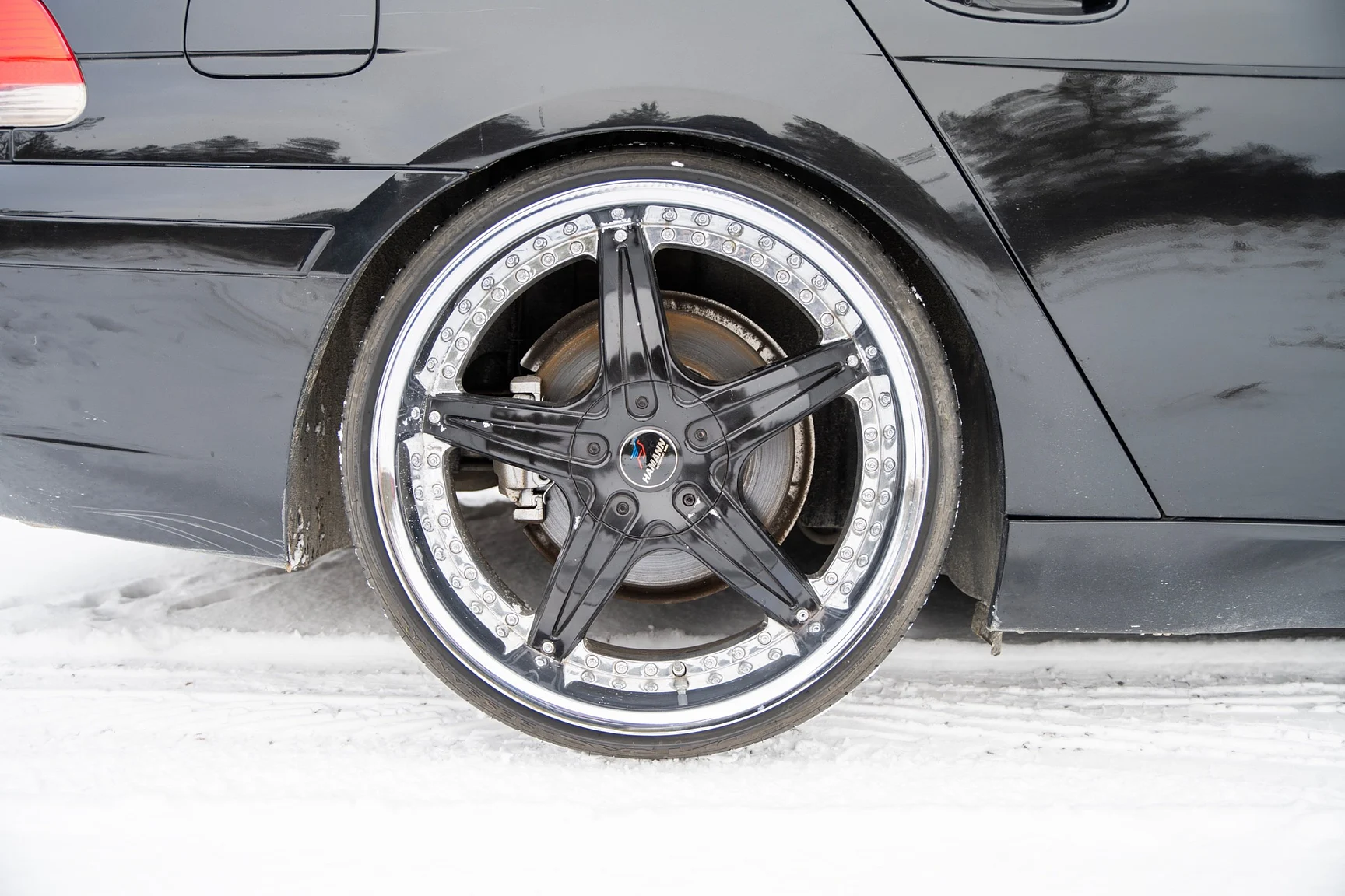 Exterior image of 2002 BMW  745 iA (21)