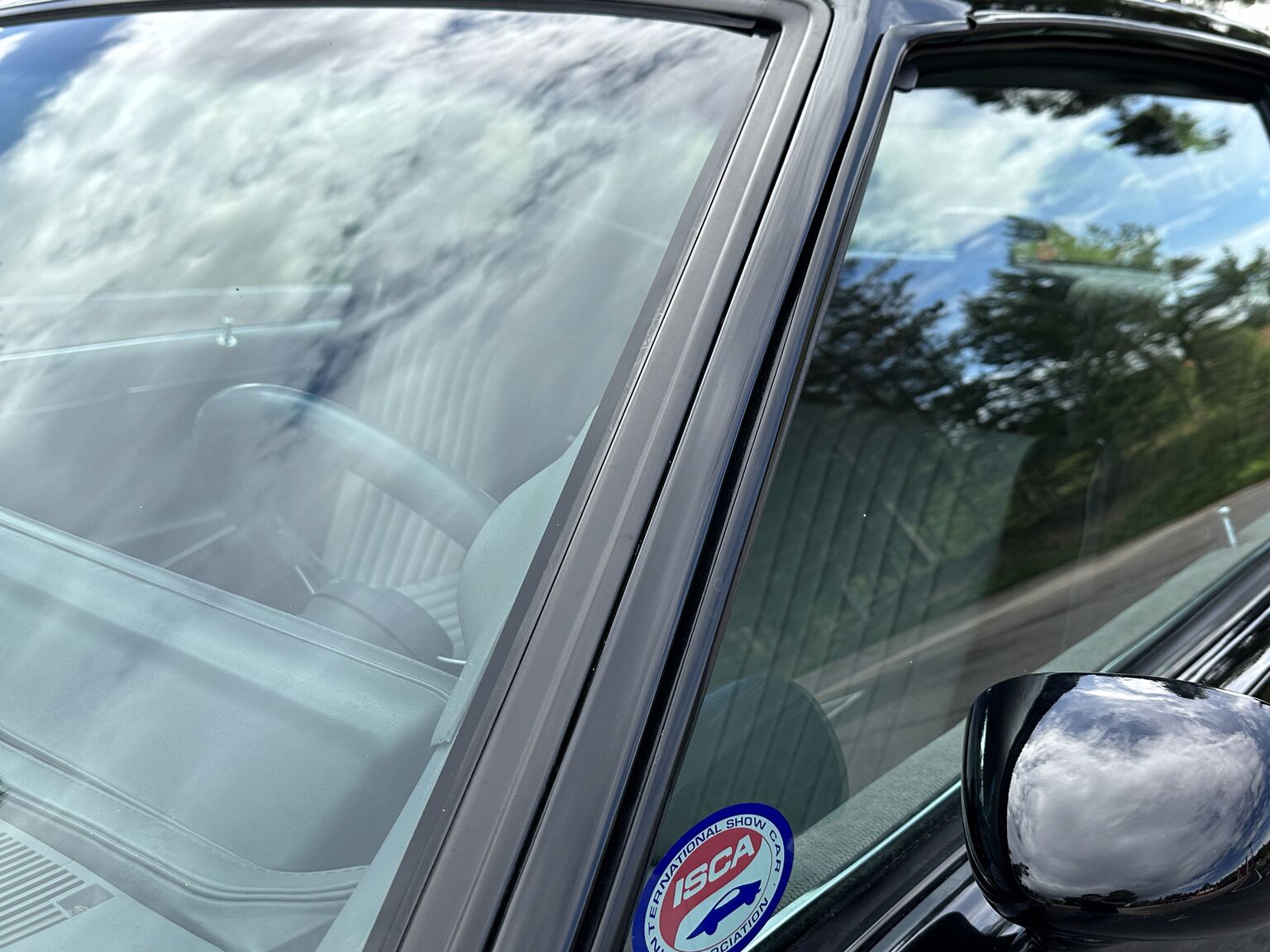 Exterior image of 1987 Buick Grand National "GNX" (33)