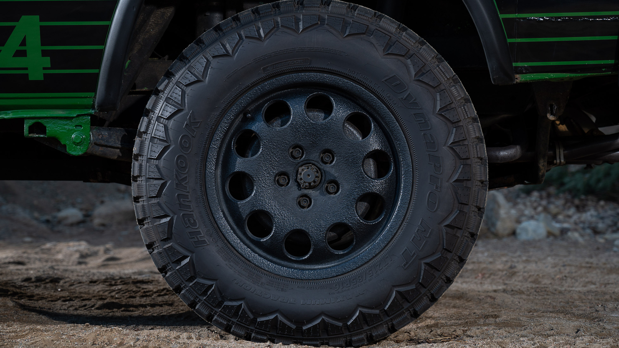 Exterior image of 1992 Volkswagen T3 Kombi Syncro 16" Westfalia