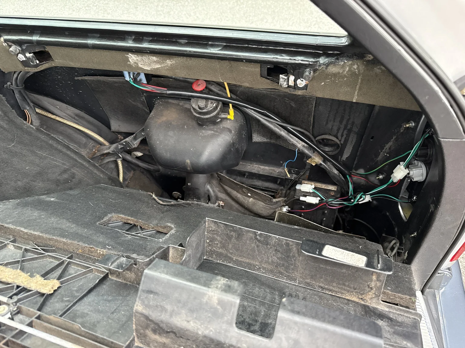 Interior image of 1994 Mercedes-Benz E 320 T (89)