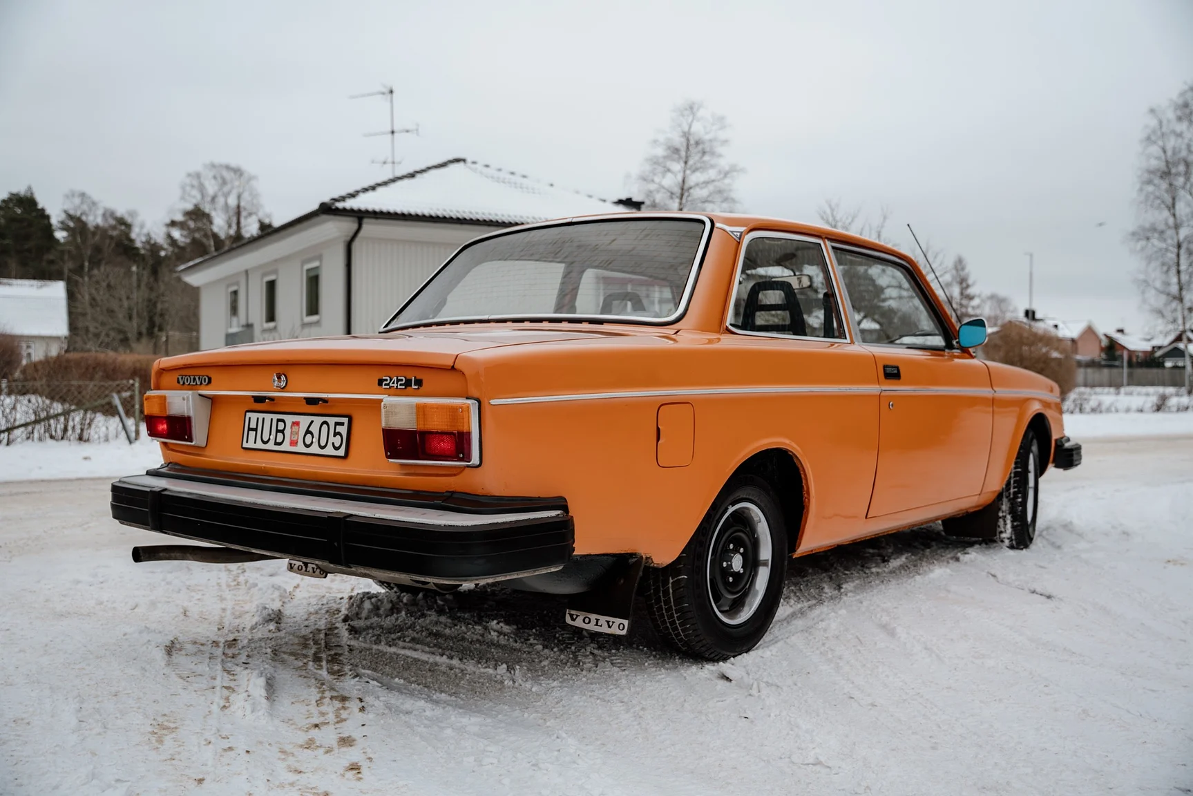 Exteriörbild på 1975 Volvo 242 2-dörrars coupé (8)