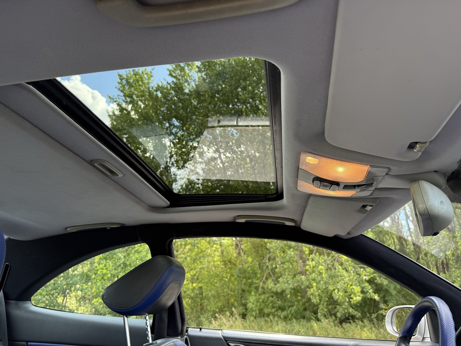 Interior image of 2000 Mercedes-Benz CLK 55 AMG Coupé