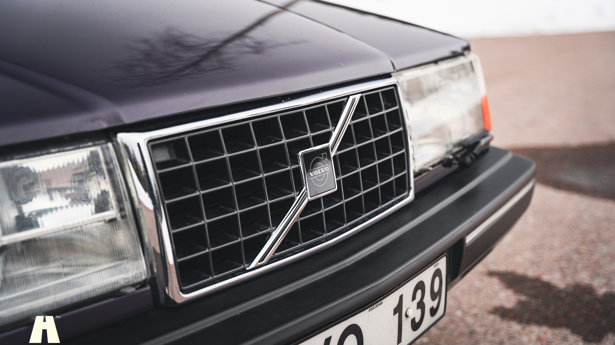 Exterior image of 1995 Volvo 940 SE