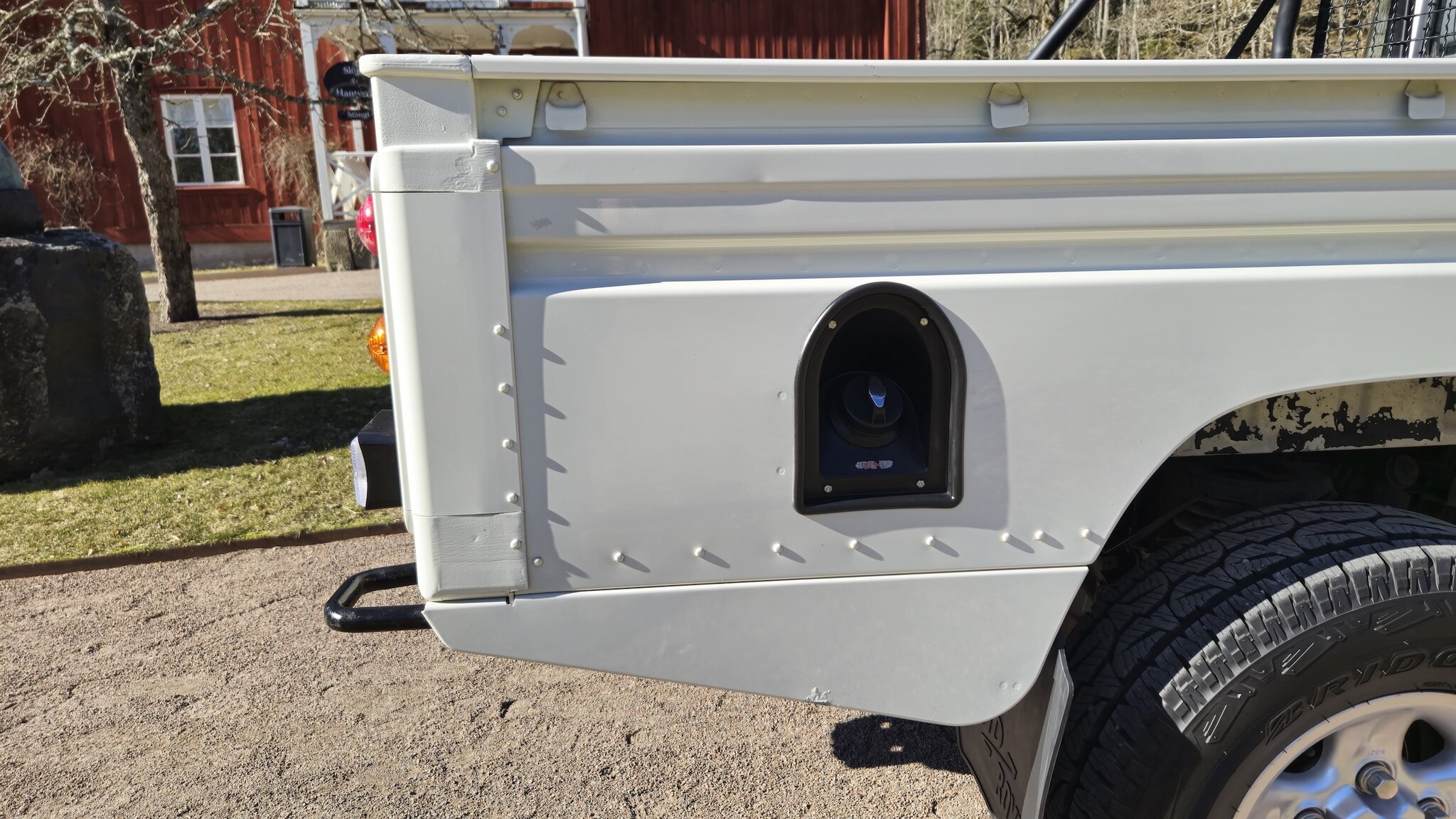 Exterior image of 1999 Land Rover Defender Single Cab Pickup