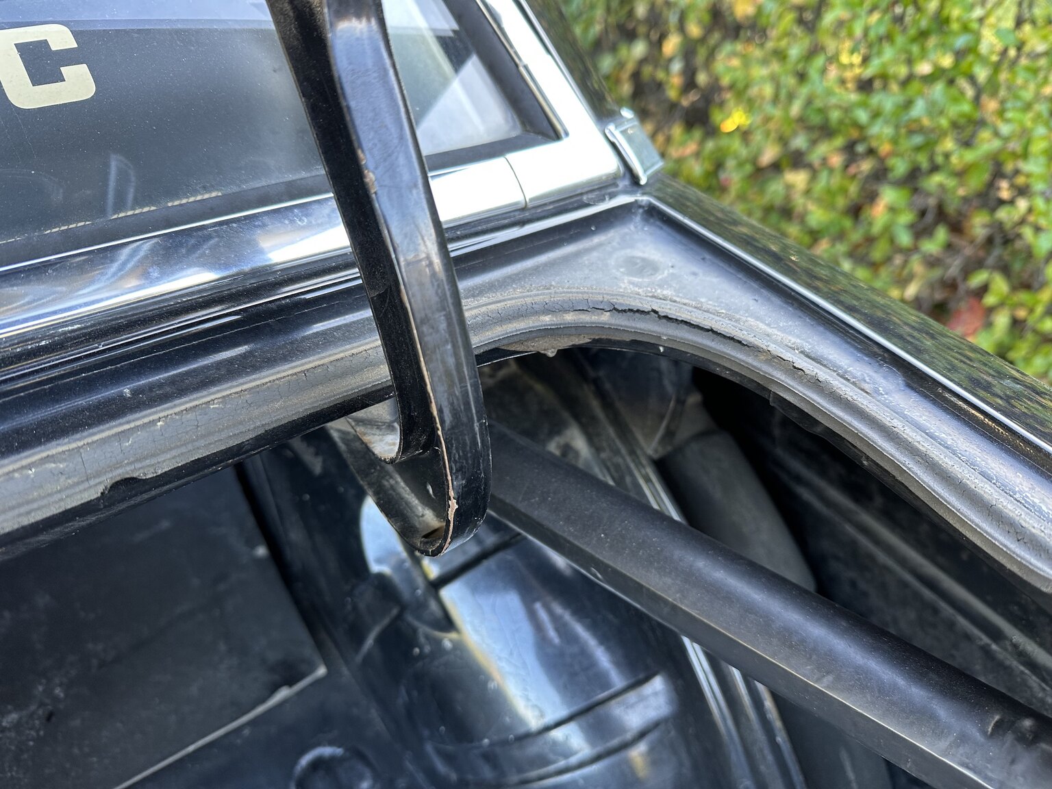 Interior image of 1965 Ford Taunus 17M (52)