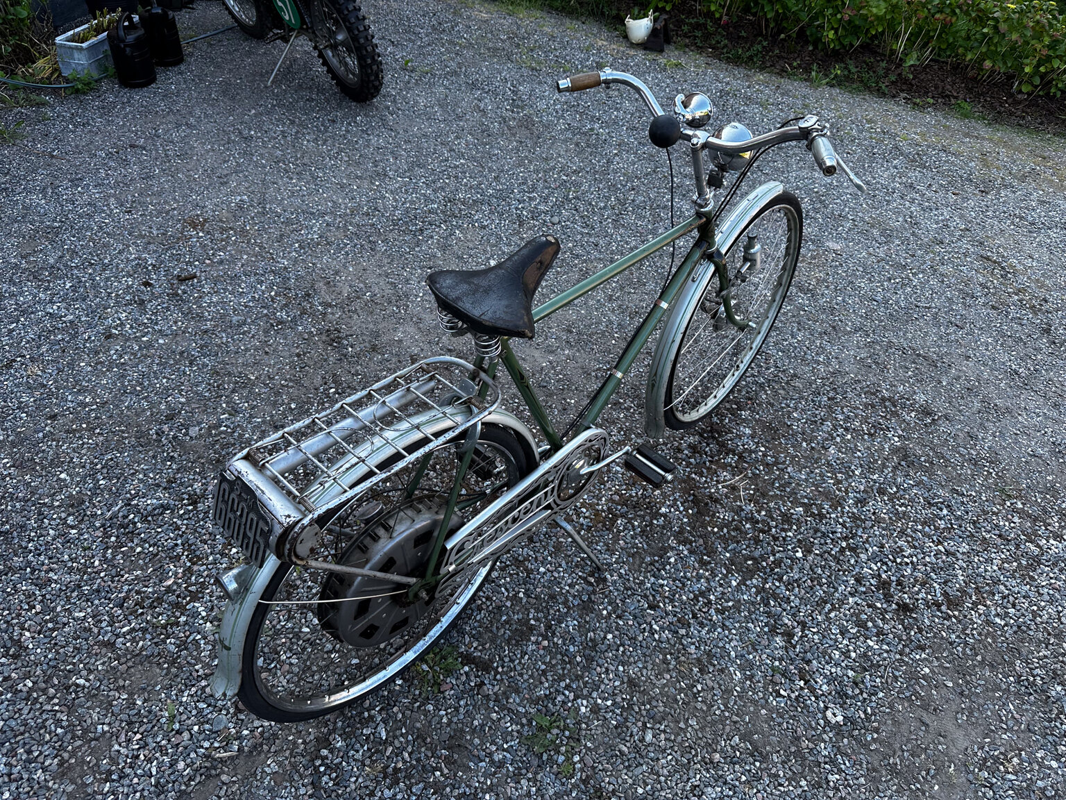 Aussenfoto 1951 Fux med påhängsmotor
