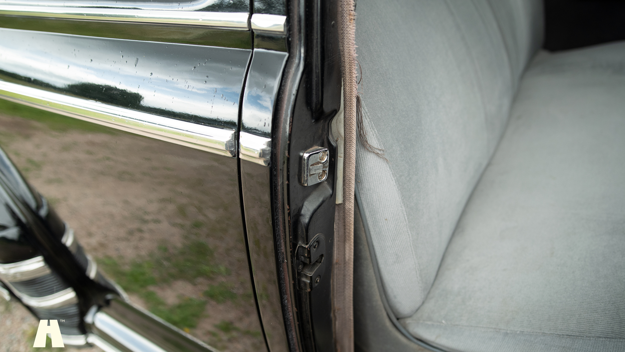 Interior image of 1949 Buick Super Eight (42)