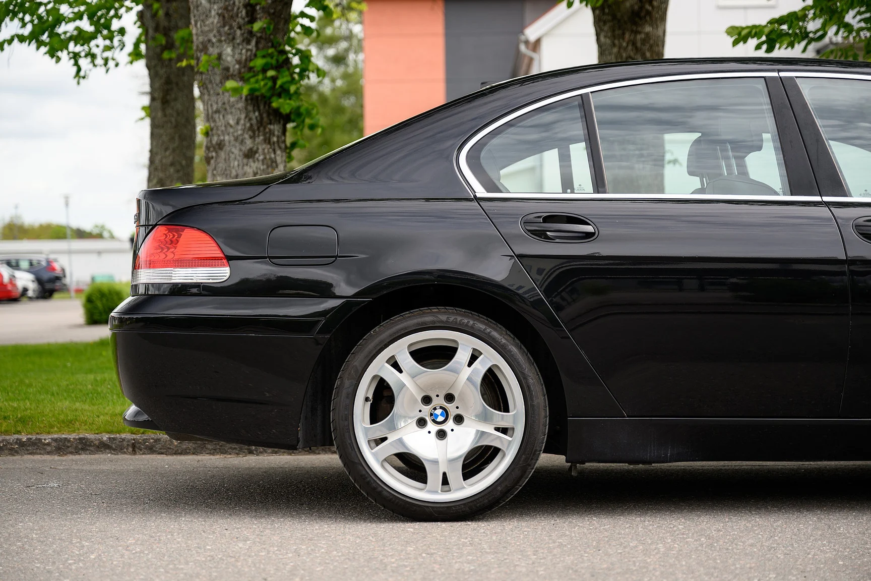 Exteriörbild på 2001 BMW 745i (6)