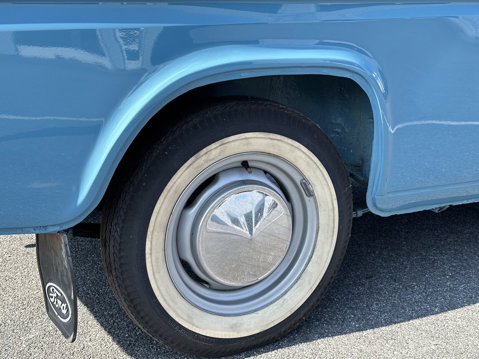 Exteriörbild på 1961 Ford Anglia