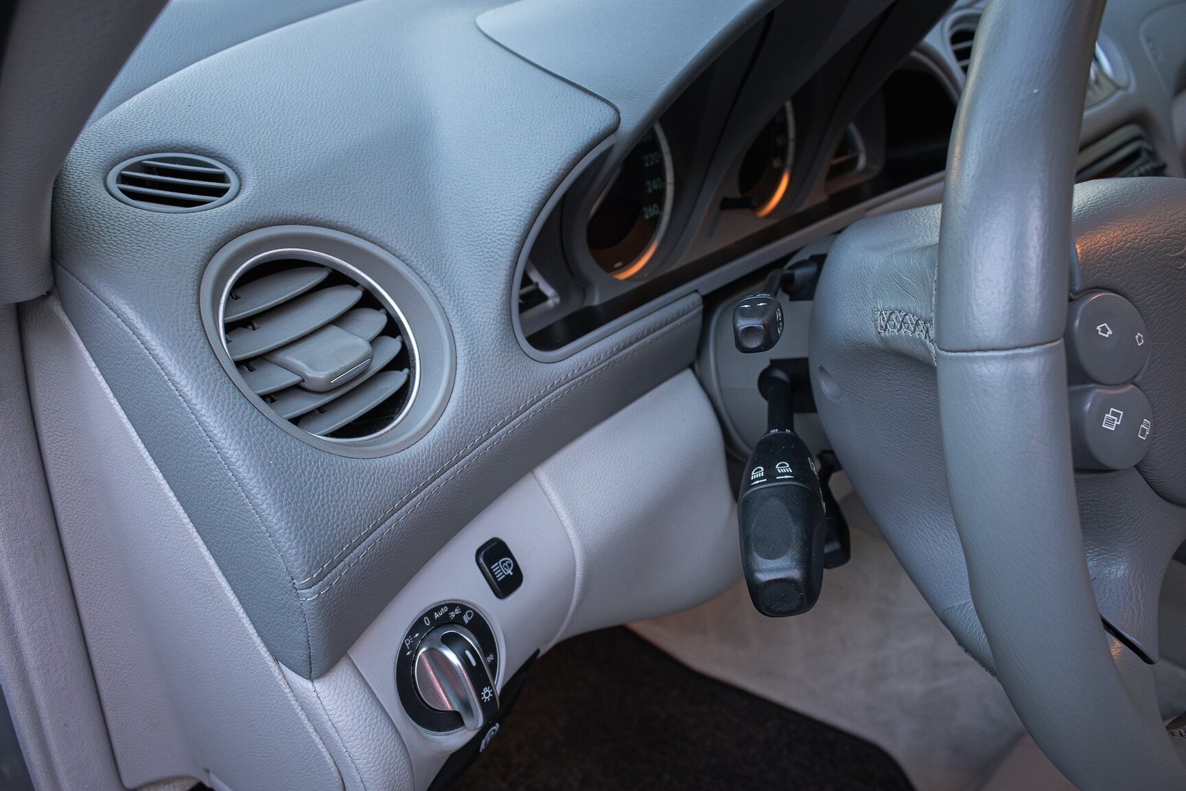 Interior image of 2002 Mercedes-Benz SL 500