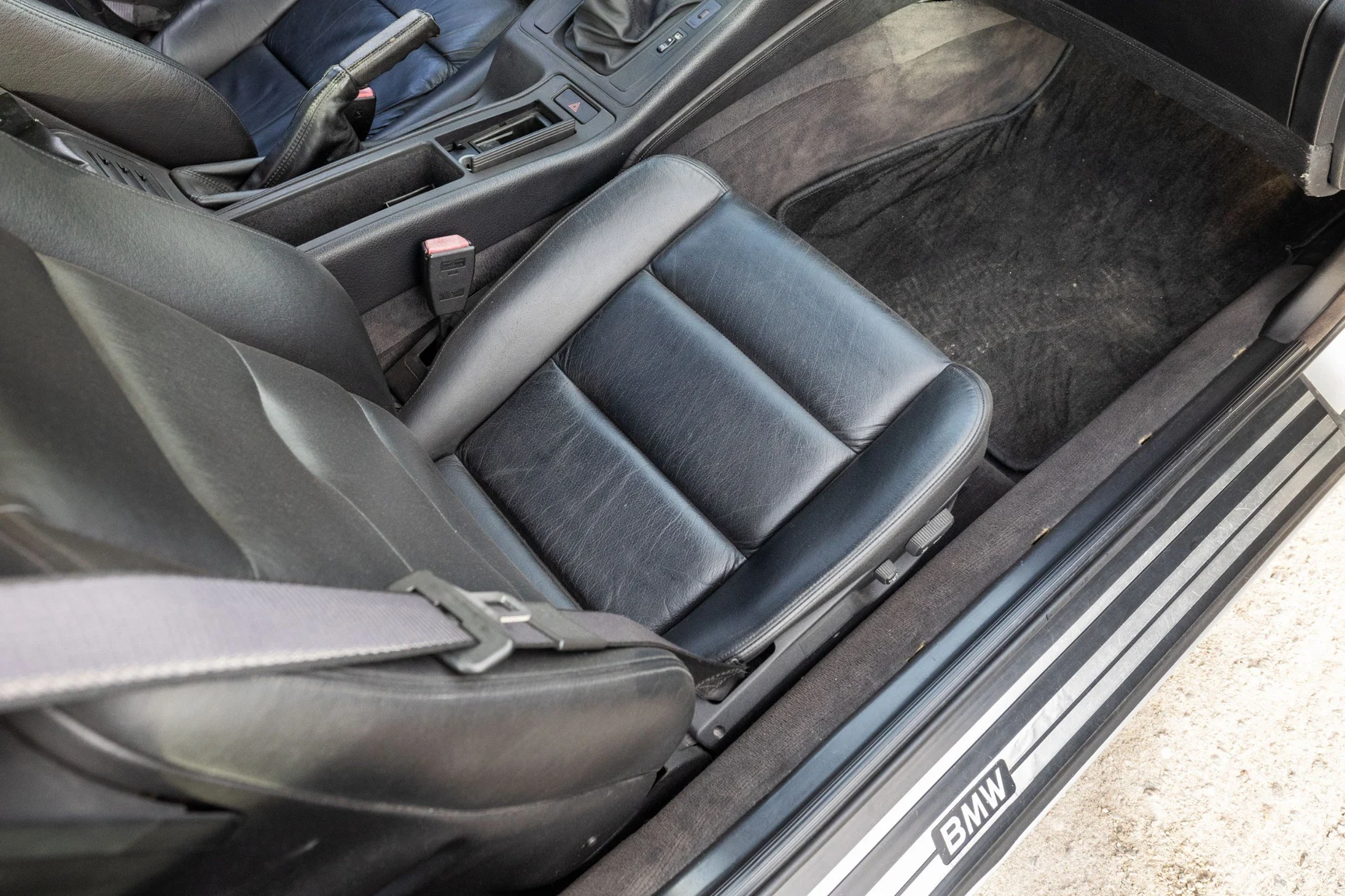 Innenraumfoto von 1991 BMW 850i (39)