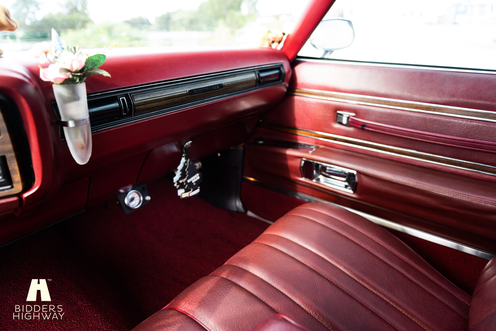 Interiörbild 1973 Buick Electra Custom 2D HT Coupe