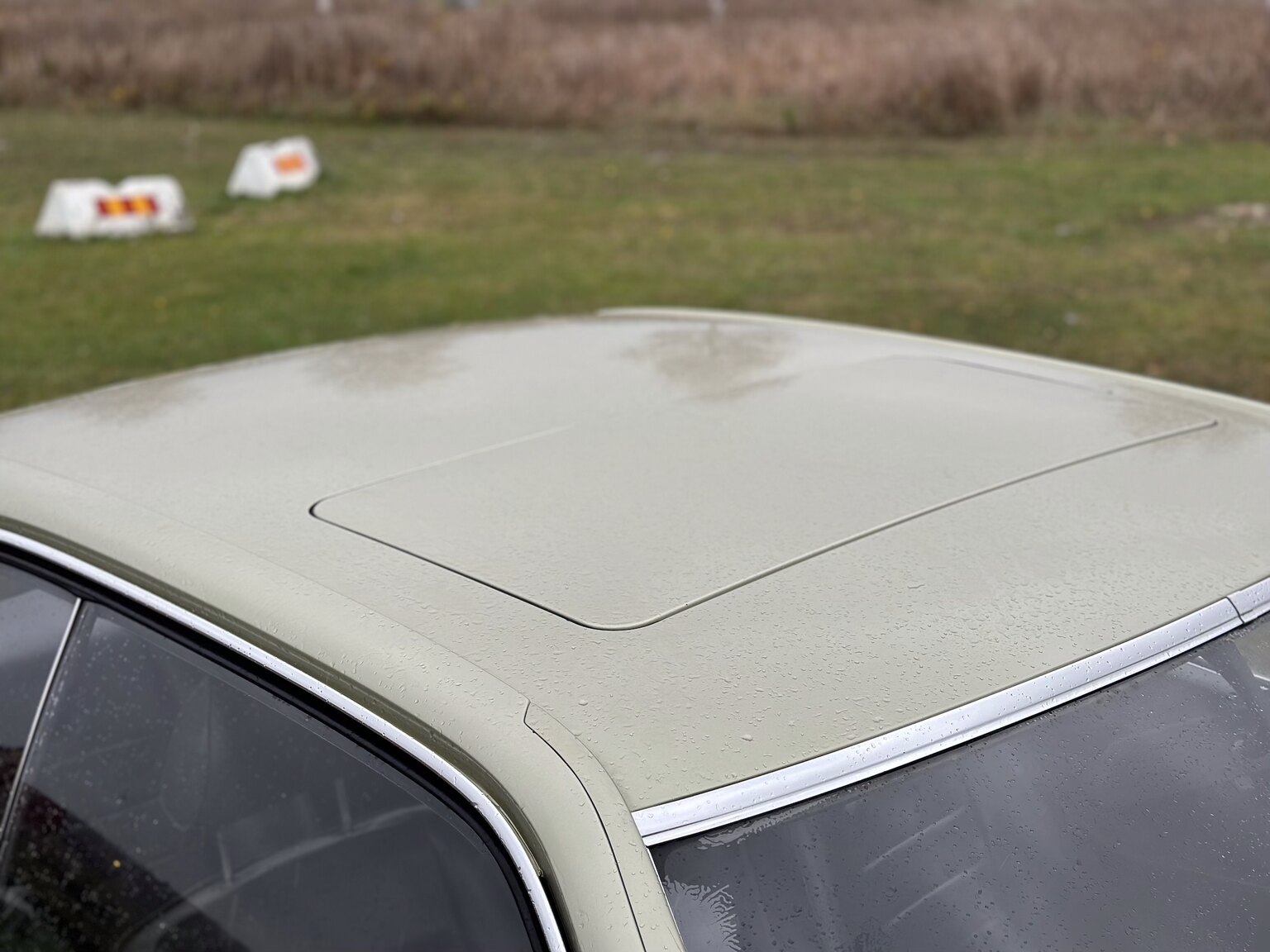 Exteriörbild på 1983 Mercedes-Benz 500 SEC