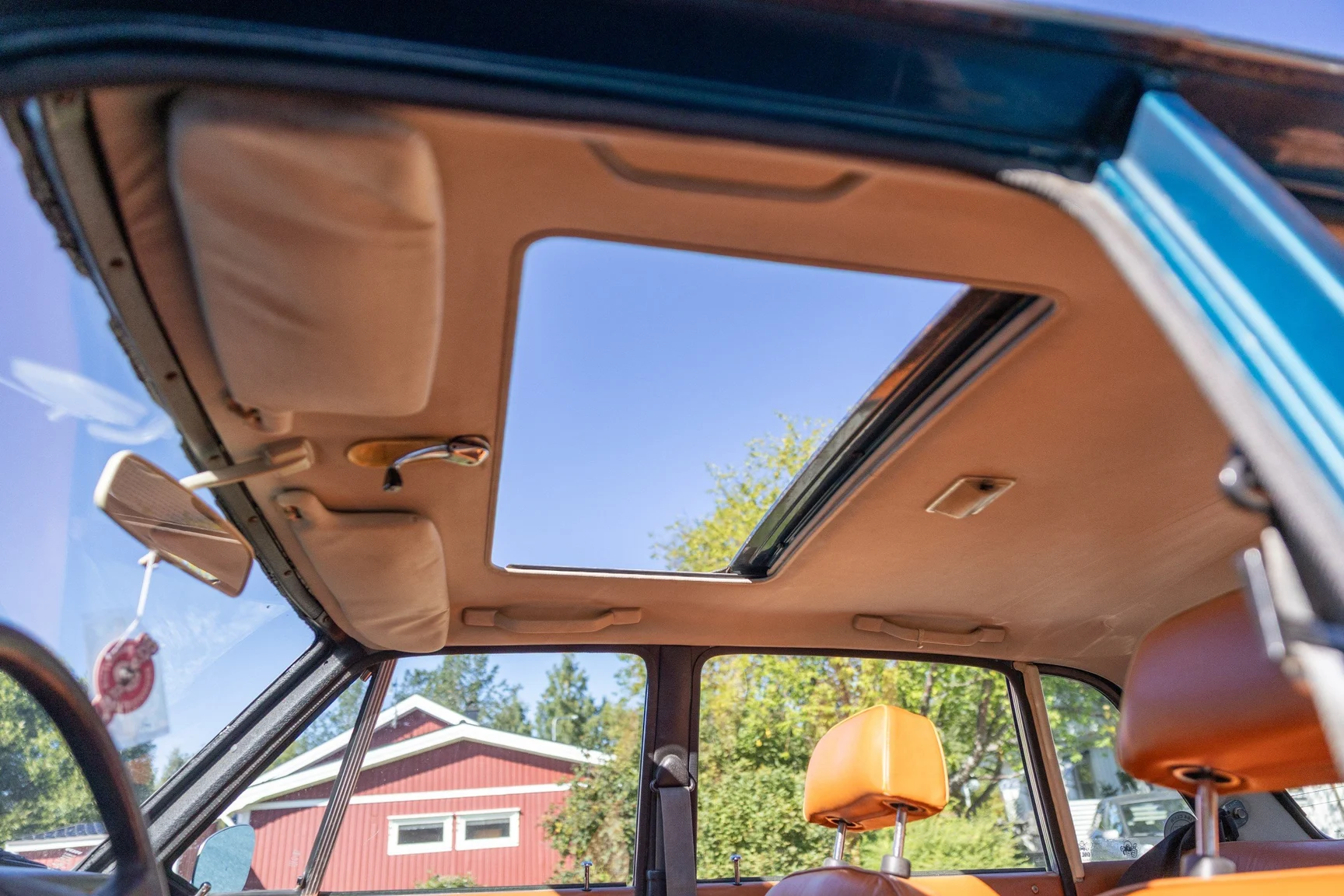 Interior image of 1973 Volvo 164E (44)