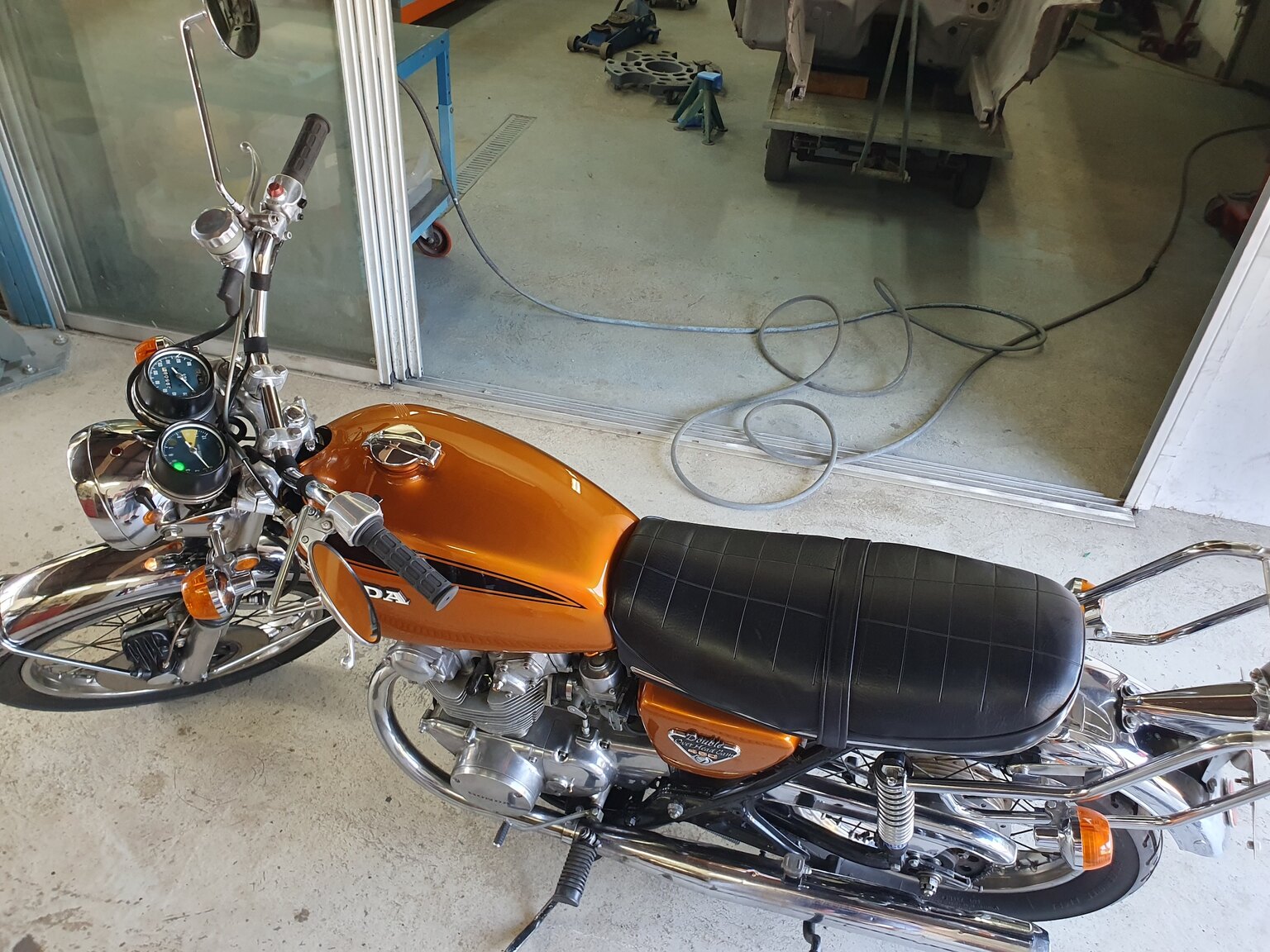 Exterior image of 1971 Honda CB 450 DOHC K3