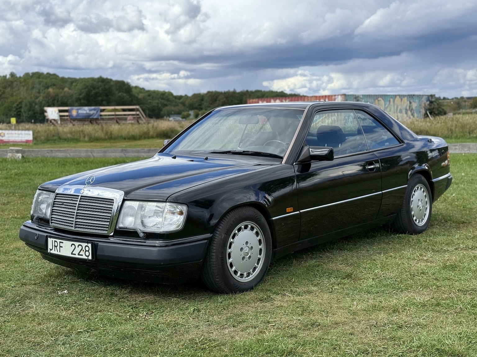 Exterior image of 1990 Mercedes-Benz 300CE-24