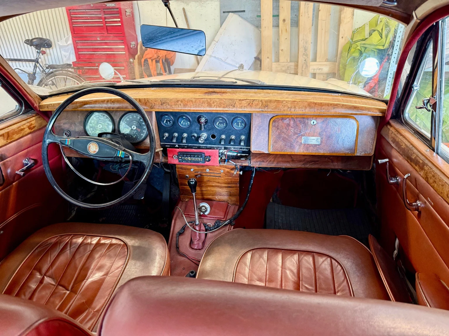 Interior image of 1961 Jaguar Mark 2 (30)