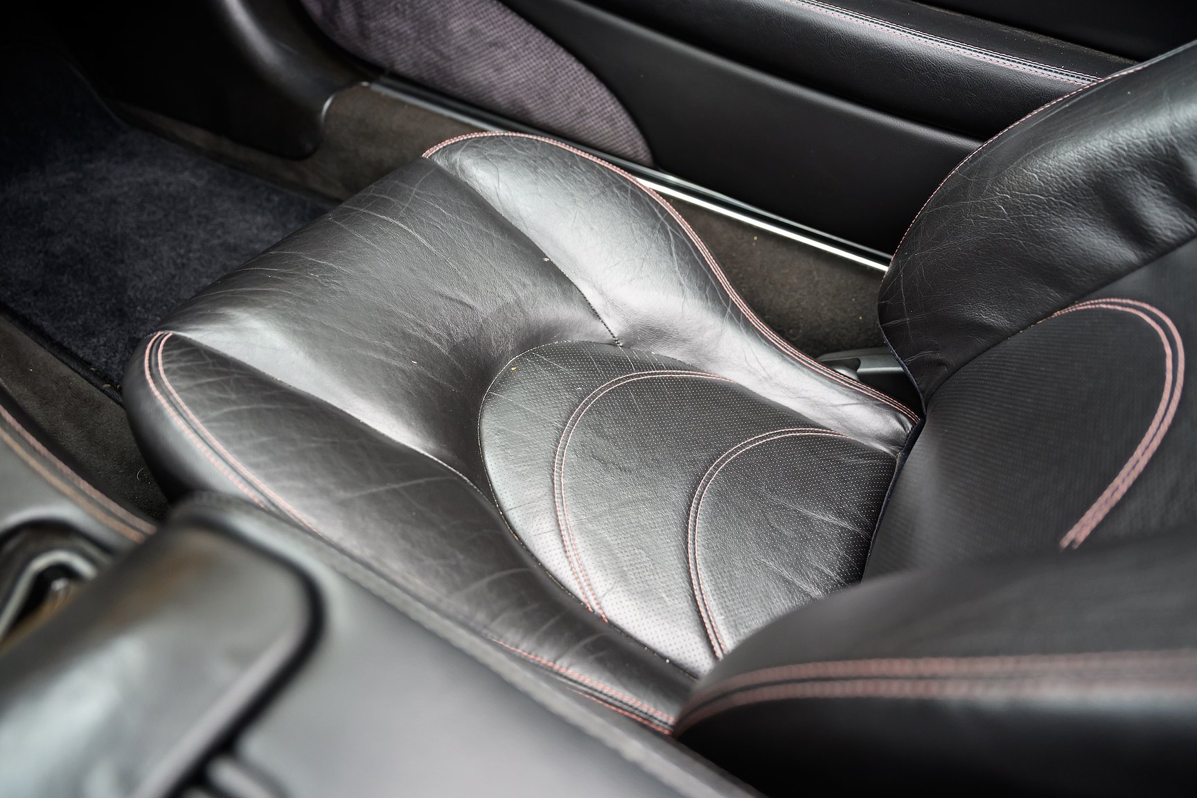 Interior image of 2001 Jaguar XKR Silverstone