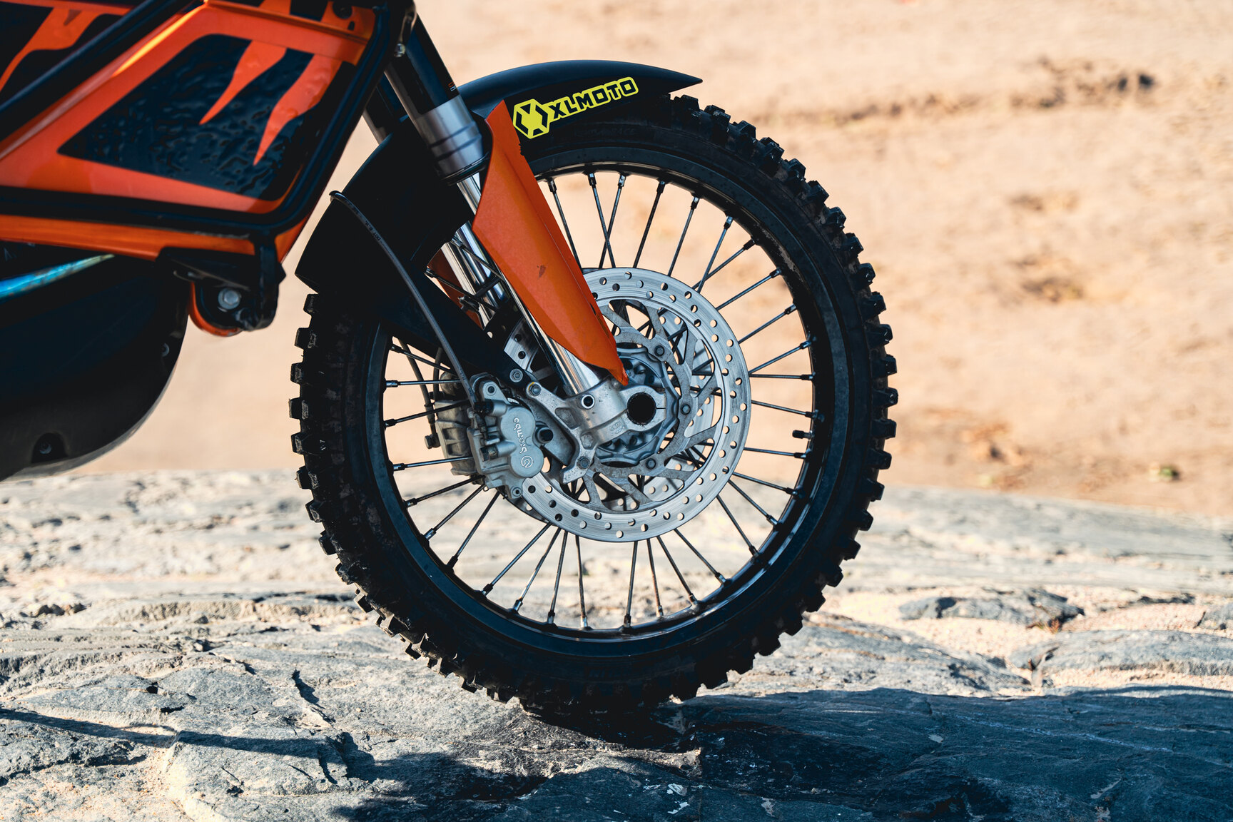 Exteriörbild på 2003 KTM 950 Adventure S (18)