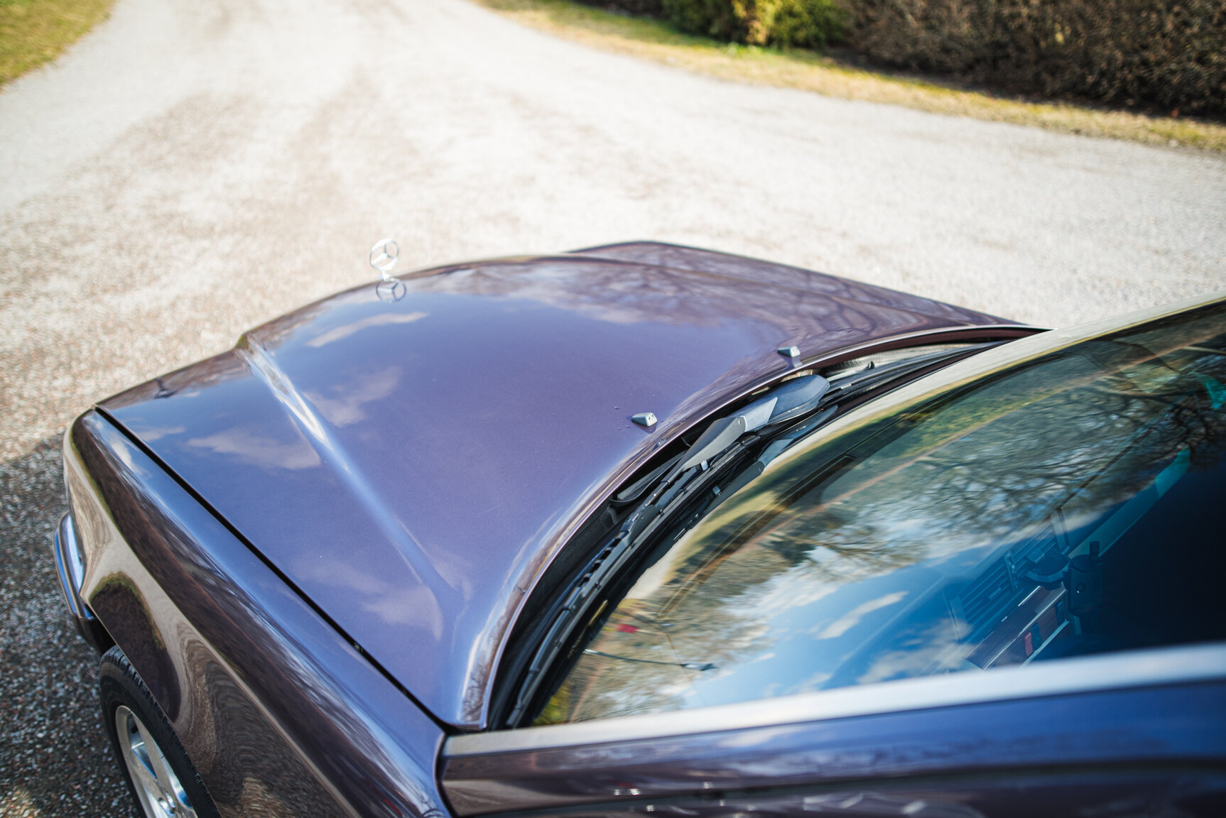 Exterior image of 1993 Mercedes-Benz E 220