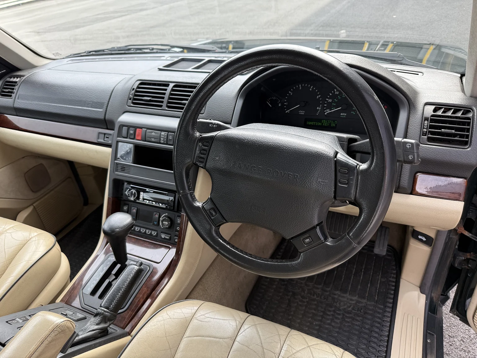 Innenraumfoto von 1998 Land Rover Range Rover P38 (1)