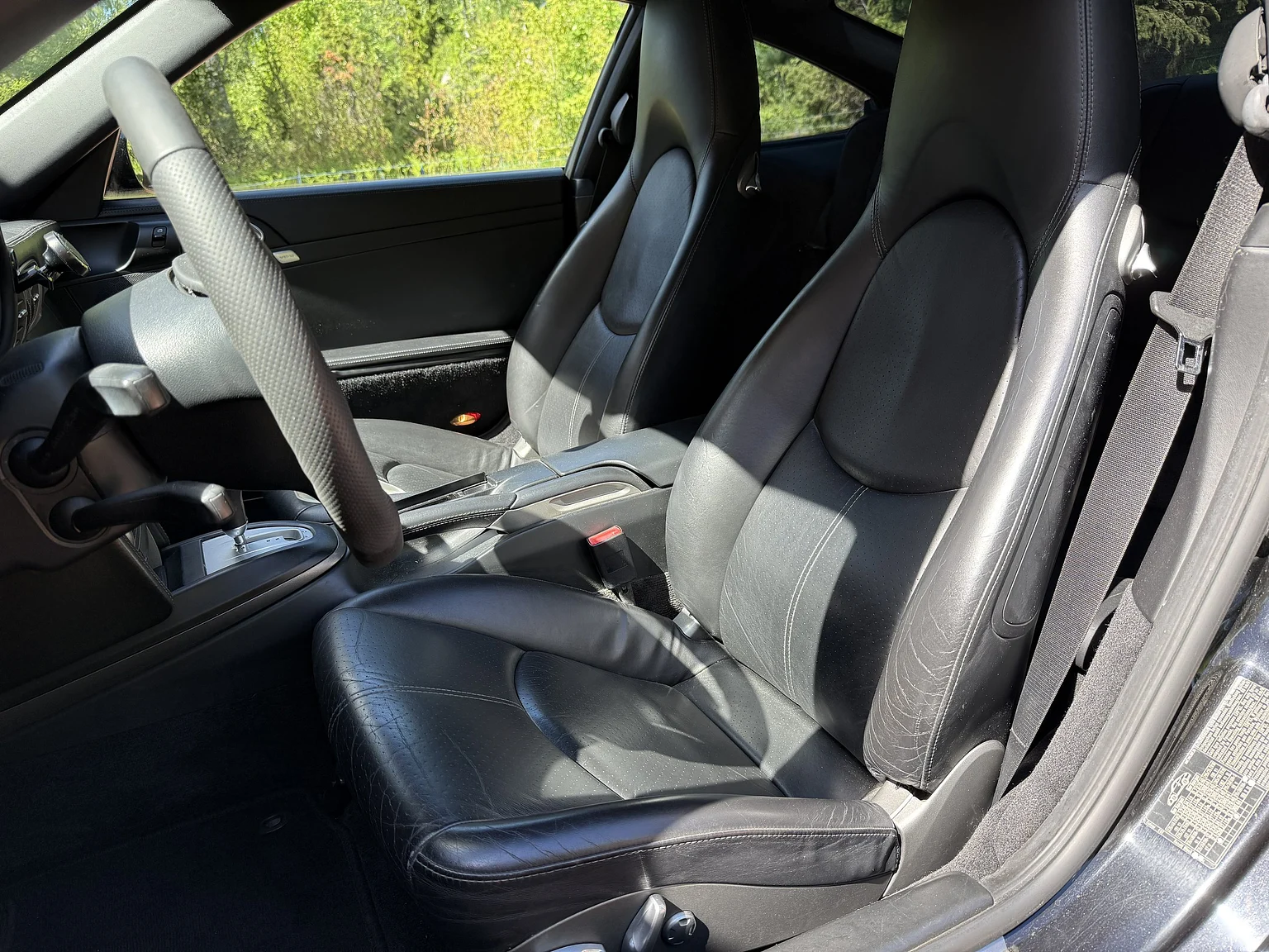 Innenraumfoto von 2008 Porsche 911 Carrera 4 (46)
