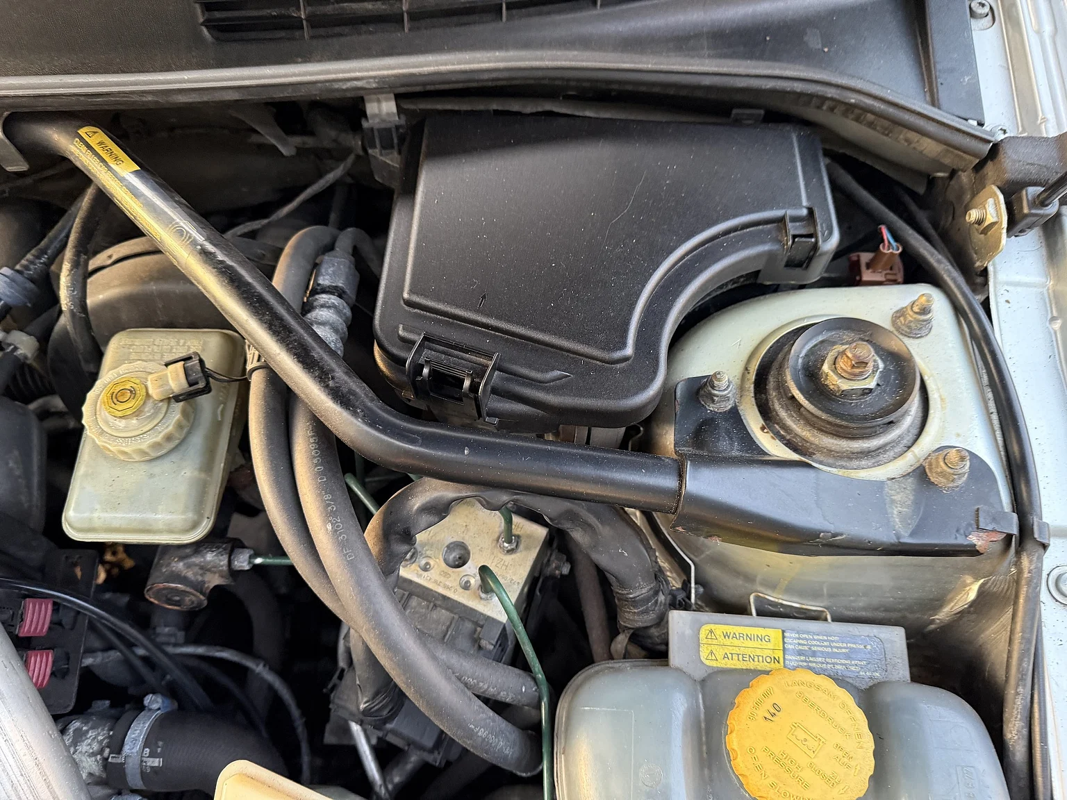 Image of 1996 SAAB 900 Turbo Convertible mechanics (9)