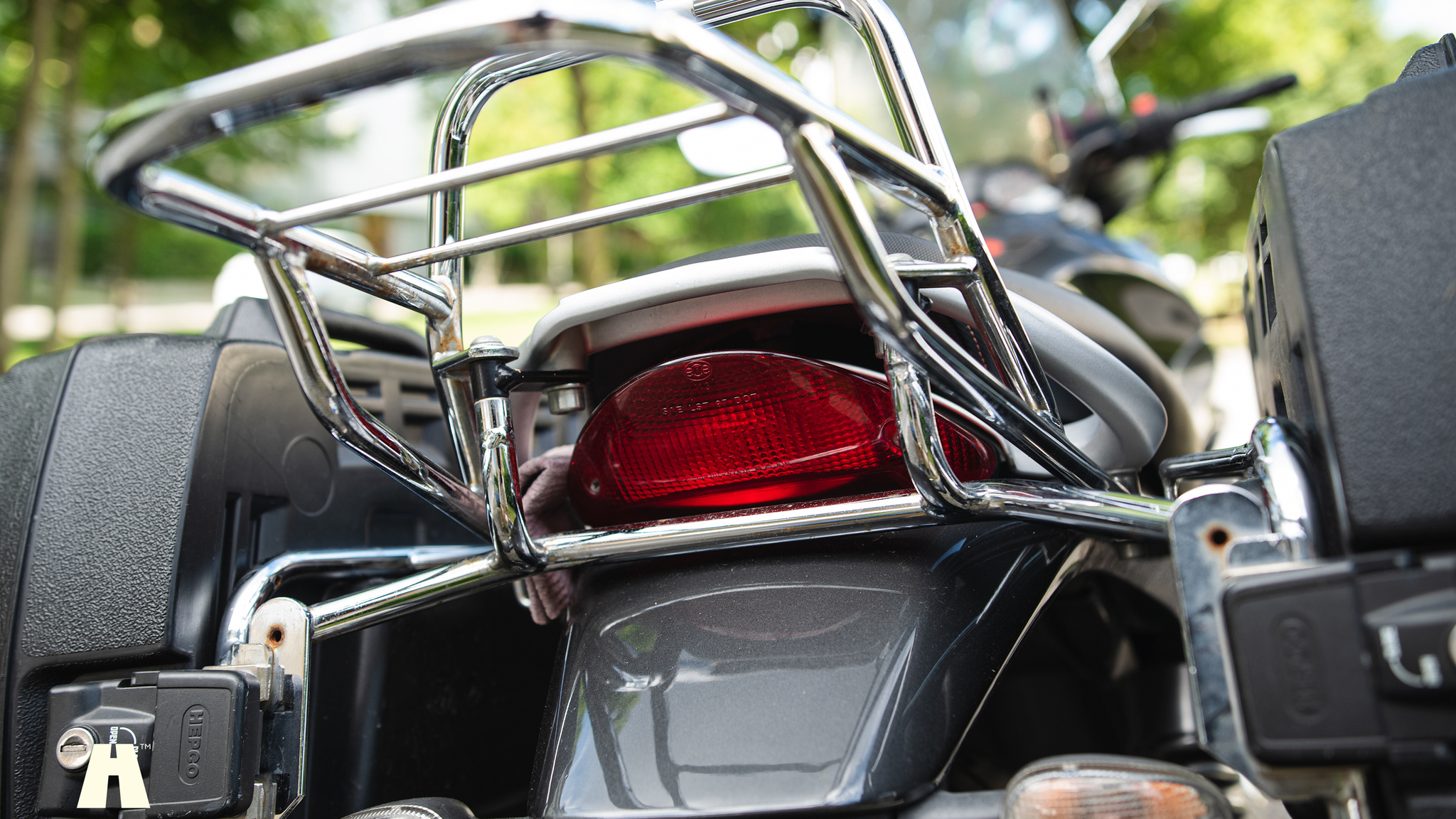 Exteriörbild på 2005 Moto Guzzi Breva 750i