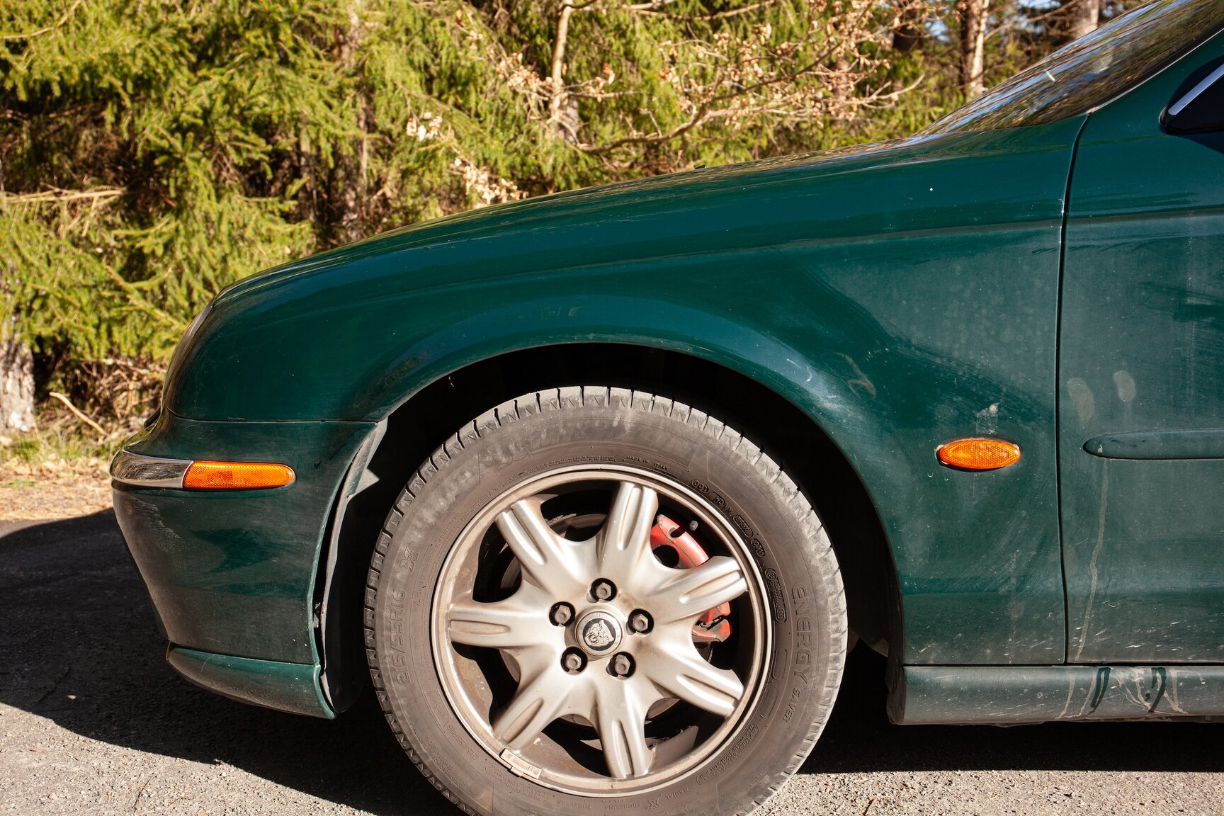 Exterior image of 1999 Jaguar S-Type V6