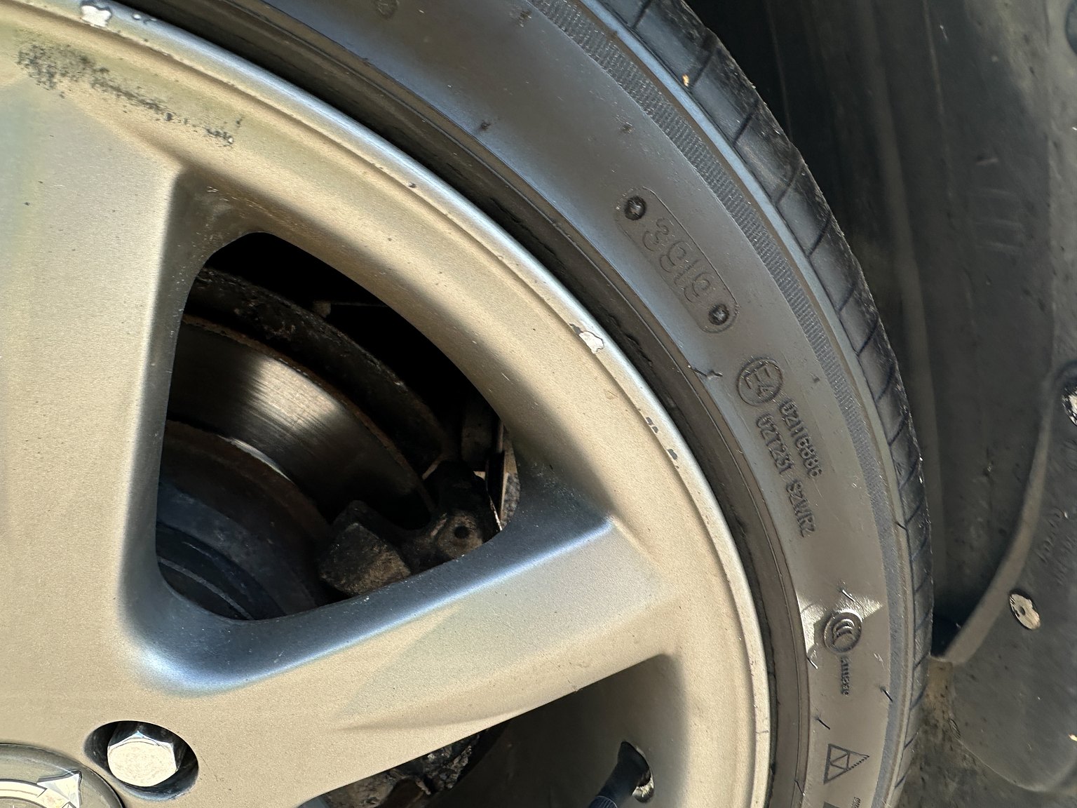 Exterior image of 1996 Volvo 850 R