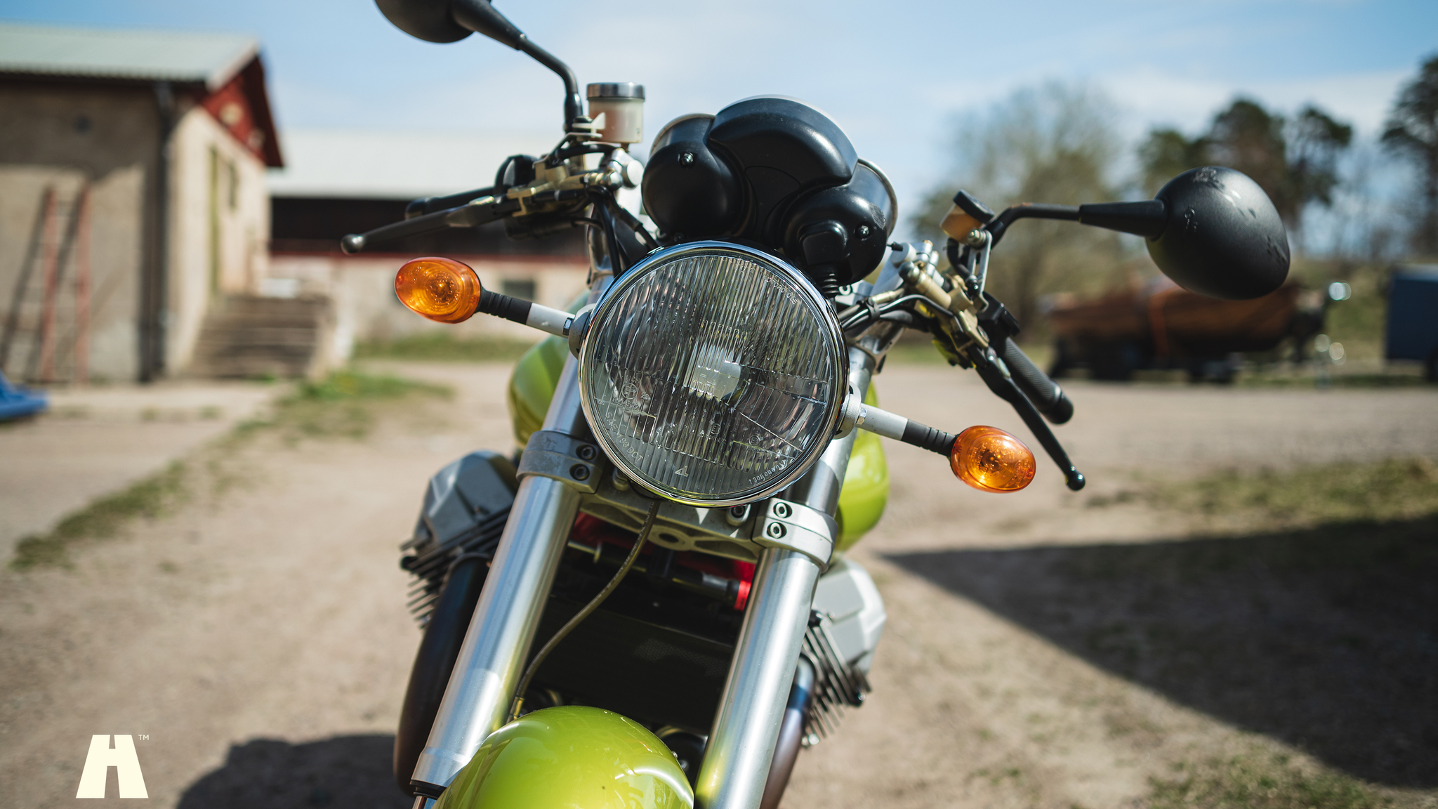 Exterior image of 2002 Moto Guzzi V11 Sport (10)