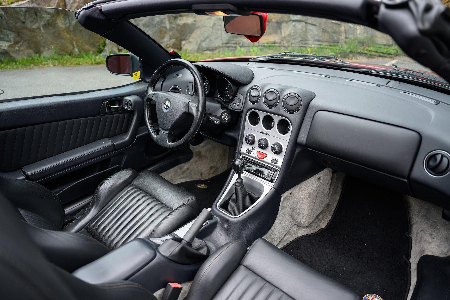 Interior image of 2001 Alfa Romeo Spider 3.0 V6
