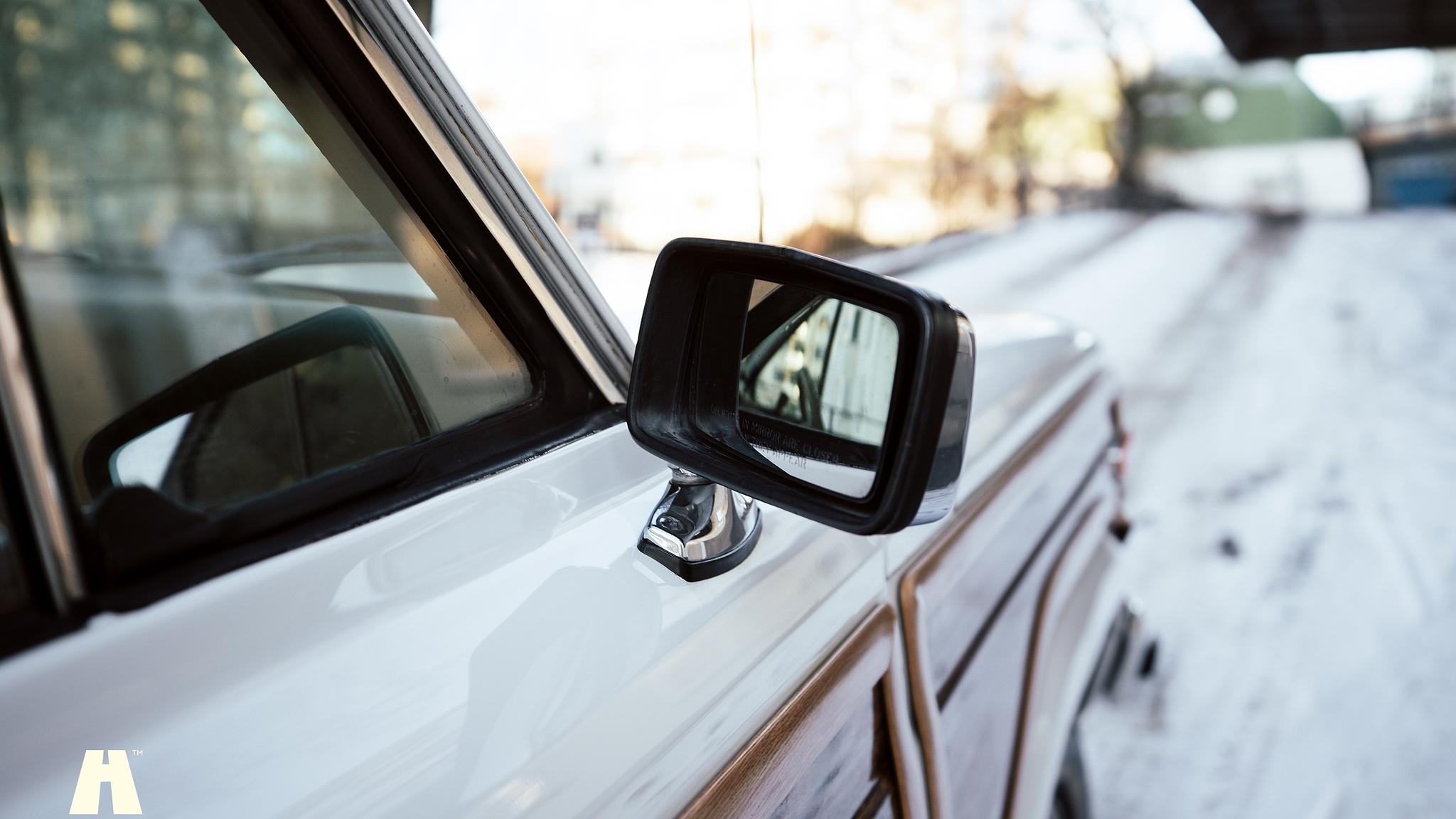 Exteriörbild på 1991 Jeep Grand Wagoneer 1991 (8)