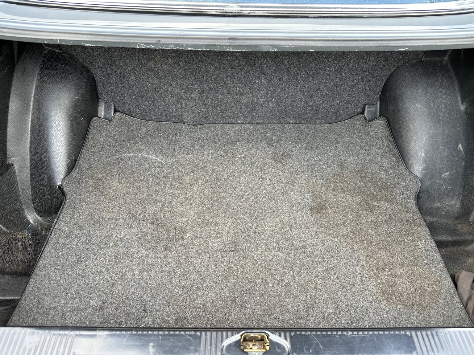 Innenraumfoto von 1984 Mercedes-Benz 230 CE