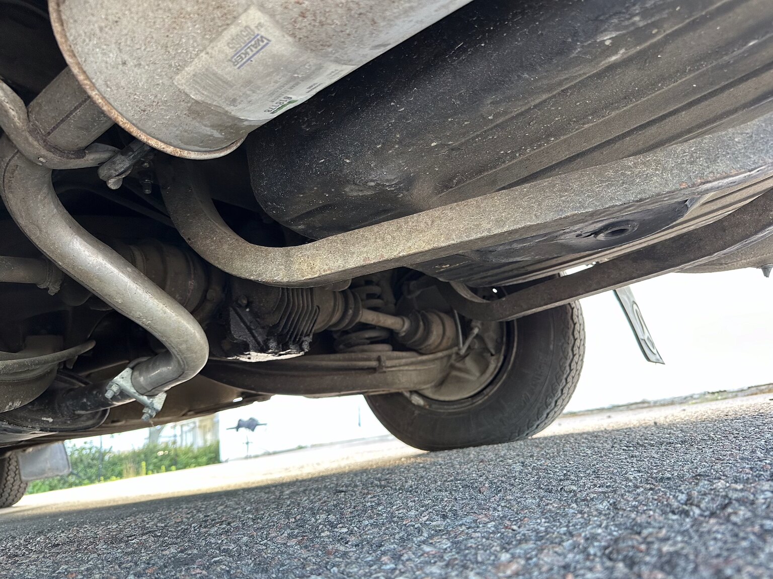 1975 Mercedes Benz 200, Mekanik