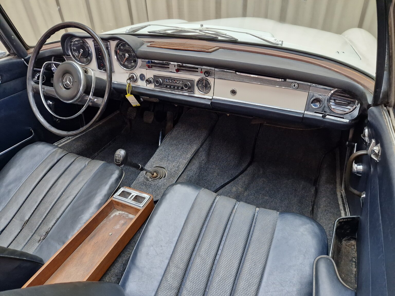 Interiörbild 1964 Mercedes-Benz 230SL Pagoda