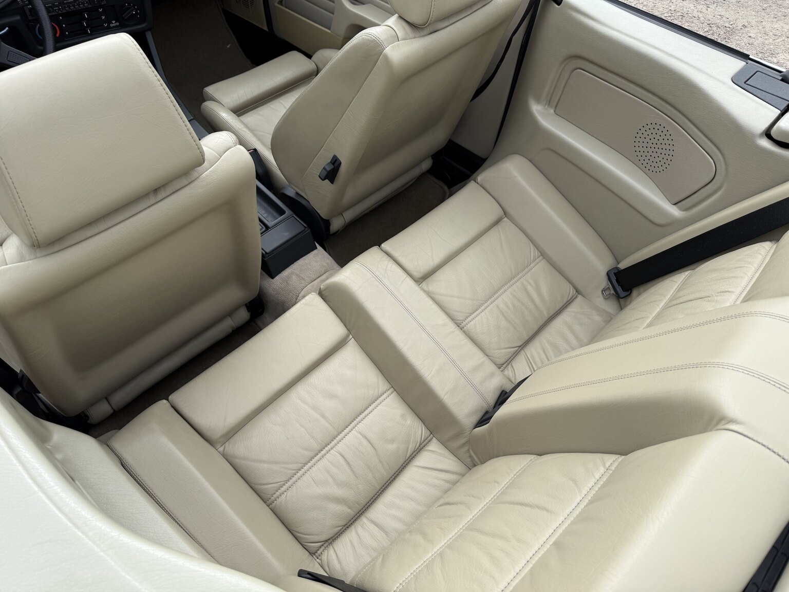 Interior image of 1987 BMW 325i Convertible
