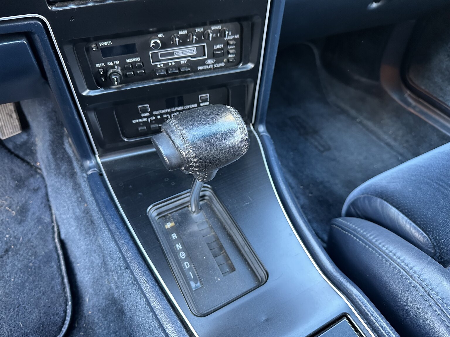 Interior image of 1987 Lincoln Mark VII LSC