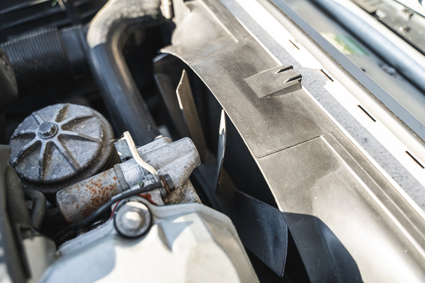 Image of 1994 BMW 520i E34 mechanics