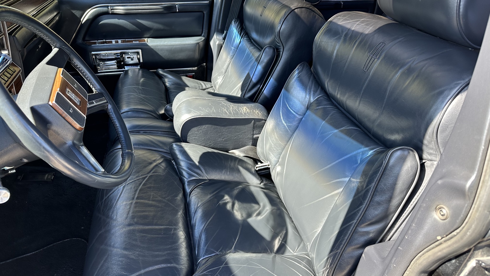 Interior image of 1988 Lincoln Town Car