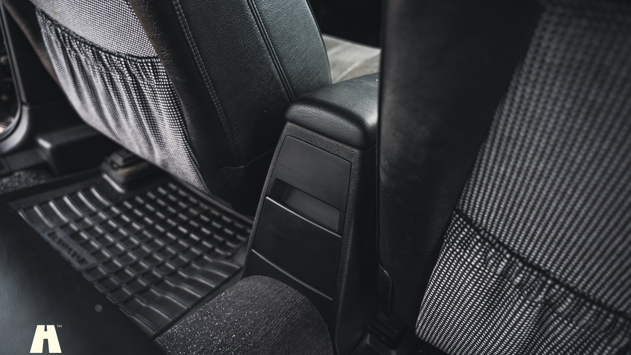 Interior image of 1995 Volvo 940 SE