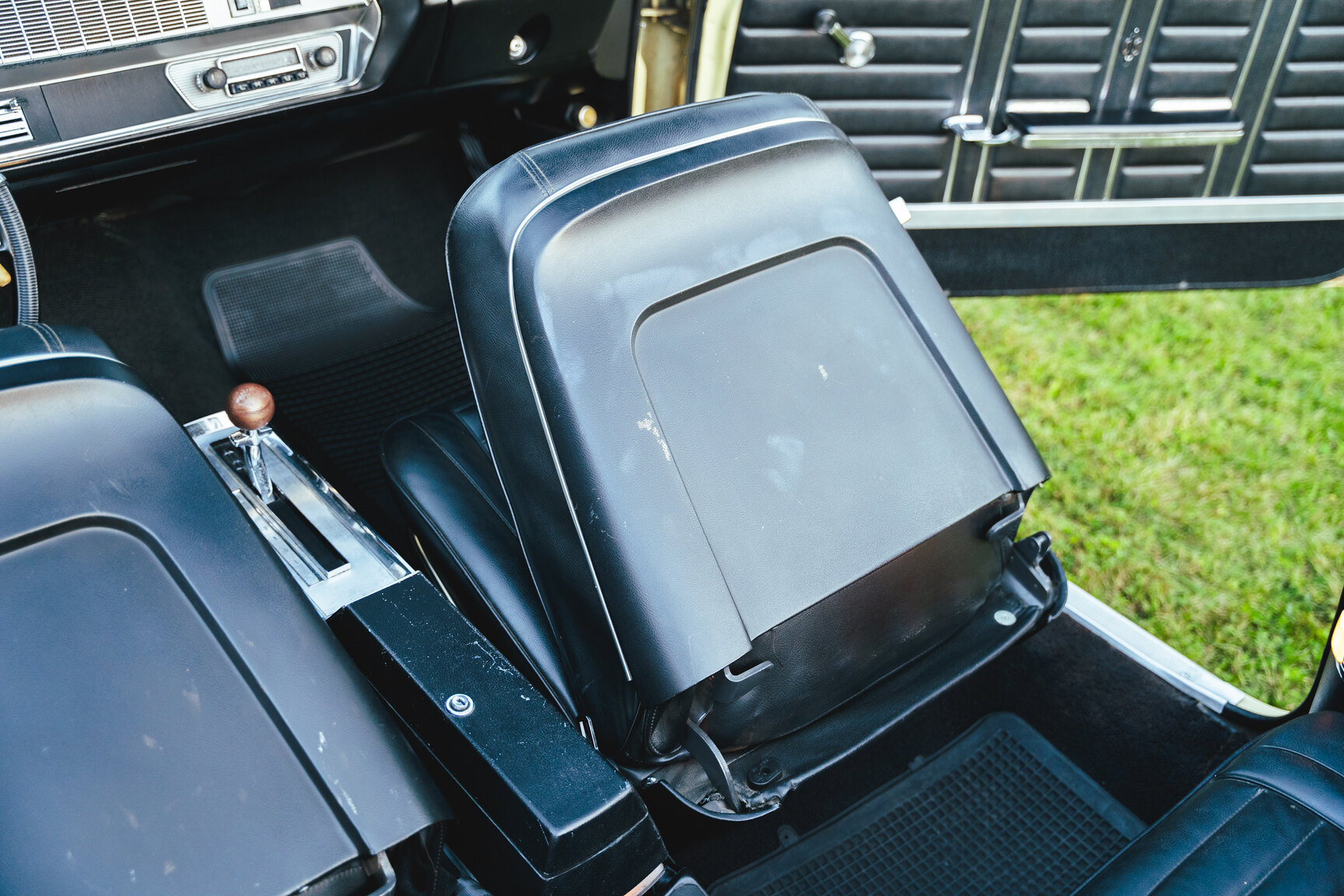 Interior image of 1967 Oldsmobile Cutlass Supreme Cabriolet